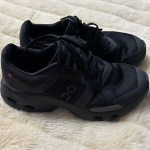 On Running Black Athletic Shoes with Cushioned Midsole